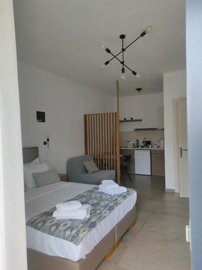 Theros Villas & Suites Hriszí Amudiá Kültér fotó